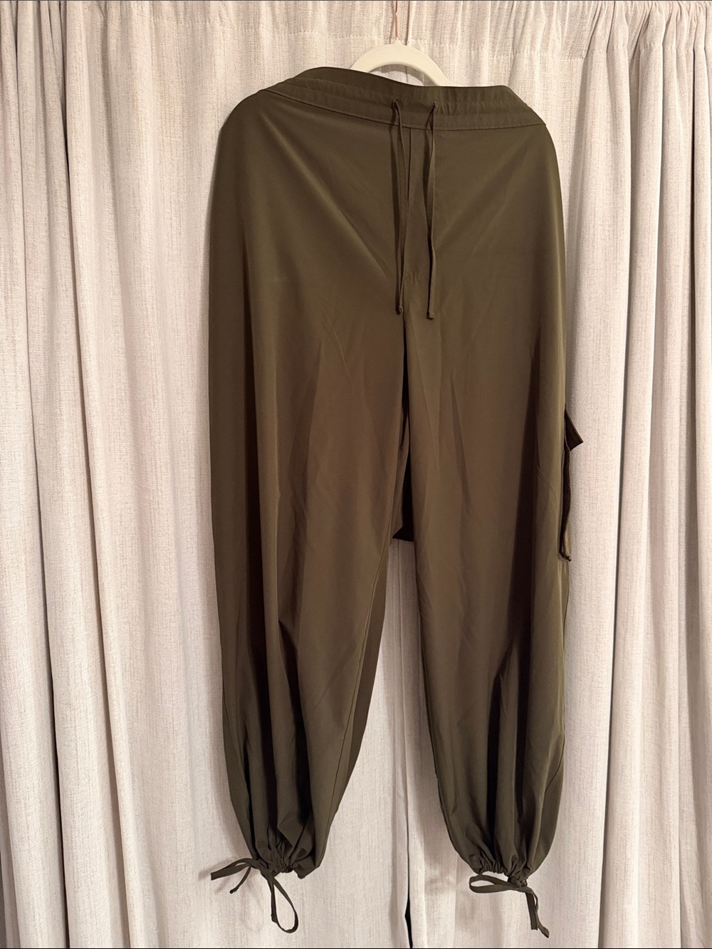 Women’s Old Navy Olive Green Drawstring Cargo Jogger Pants